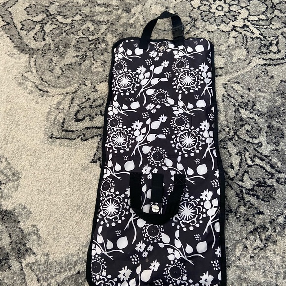 Thirty One Toiletry make up bag hanging - Picture 3 of 4